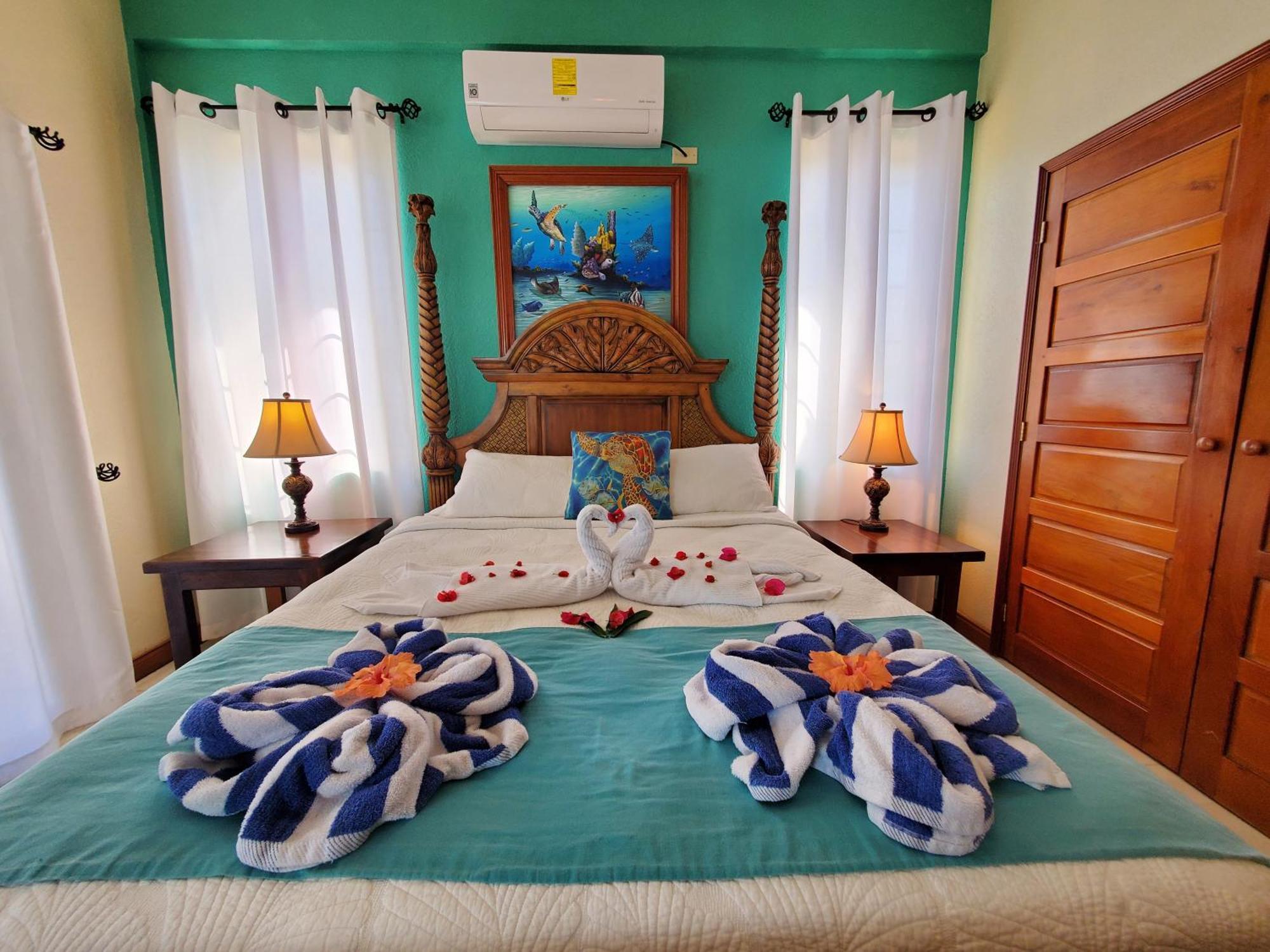 Blue Parrot Beach House And Villas ฮอปกินส์ ภายนอก รูปภาพ